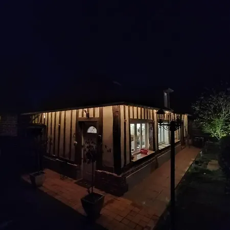 Longere De Charme Entre Campagne Et Mer Hermival-les-Vaux Exterior photo